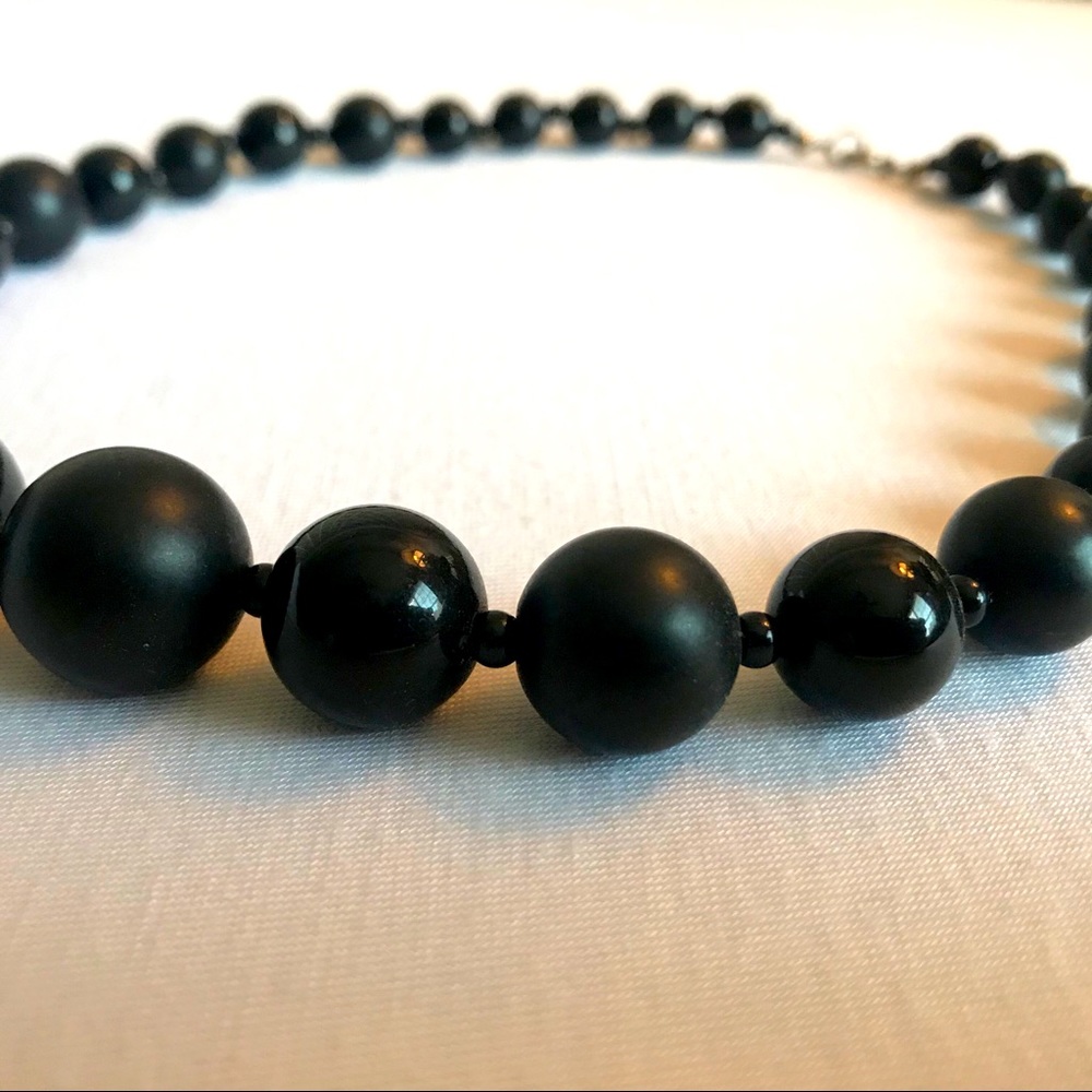 Simple Short Black Necklace - Large Round Beads